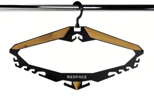 Metall-Kleiderbügel für Motorradhelm, Mütze, Jacke, Kleidung, Schlüssel / 14 Haken / alle Accessoires an einem Ort ohne Bohren / Schwarzer mit Eichenholzelementen