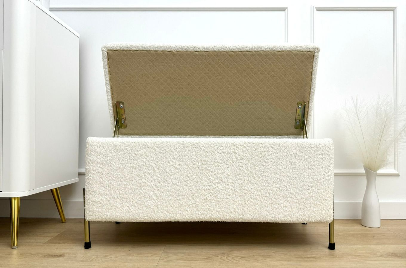 Dancan Borgo Polsterbank Mit Stauraum / Sitztruhe Mit Goldenen Beinen / Fussbank / 80 Cm / Boucle-Stoff creme